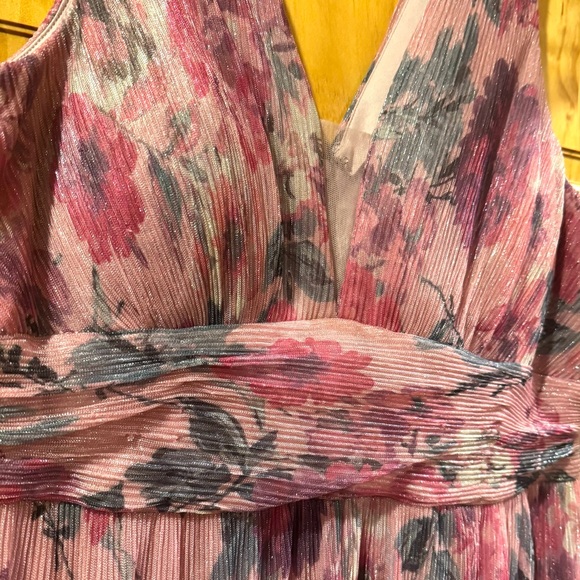 NWT R&M Richards crinkled floral shimmer print maxi dress Size 16 - Picture 4 of 6